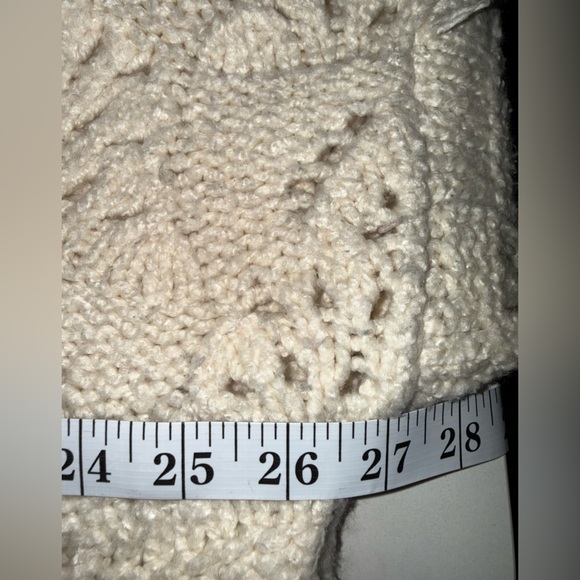 Aerie Cream Chunky Knit Sweater | Cable & Eyelet | Size M ❤️🐅🦓 - Picture 4 of 4